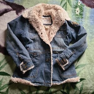 Arizona Jean Company Blue Denim Jacket with Cream Faux Fur Trim